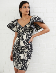 French Connection - DEON CANDRA JACQUARD DRESS - party wear at outlet prices - black/cream - 4