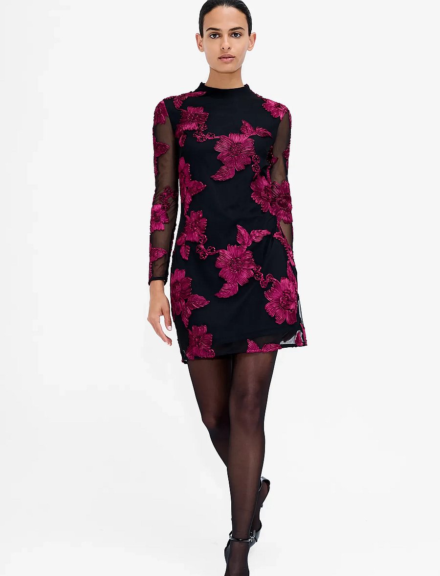 French Connection - LAILTHA RIBBON APPLIQUE MINI DRESS - cocktail dresses - black/winterberry pink - 0