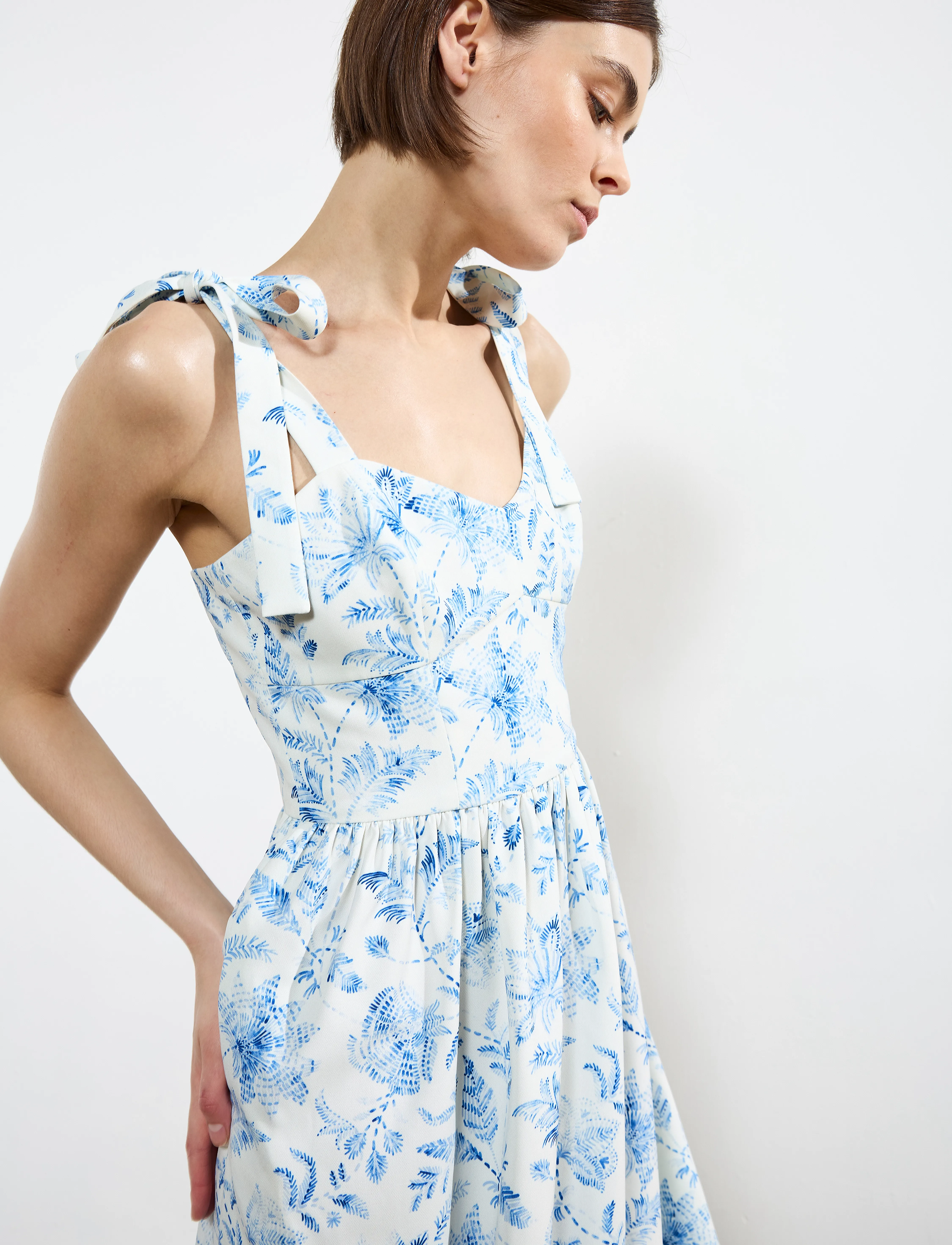 French Connection - SERENITY DALE CREPE MIDI DRESS - cream/blue - 3