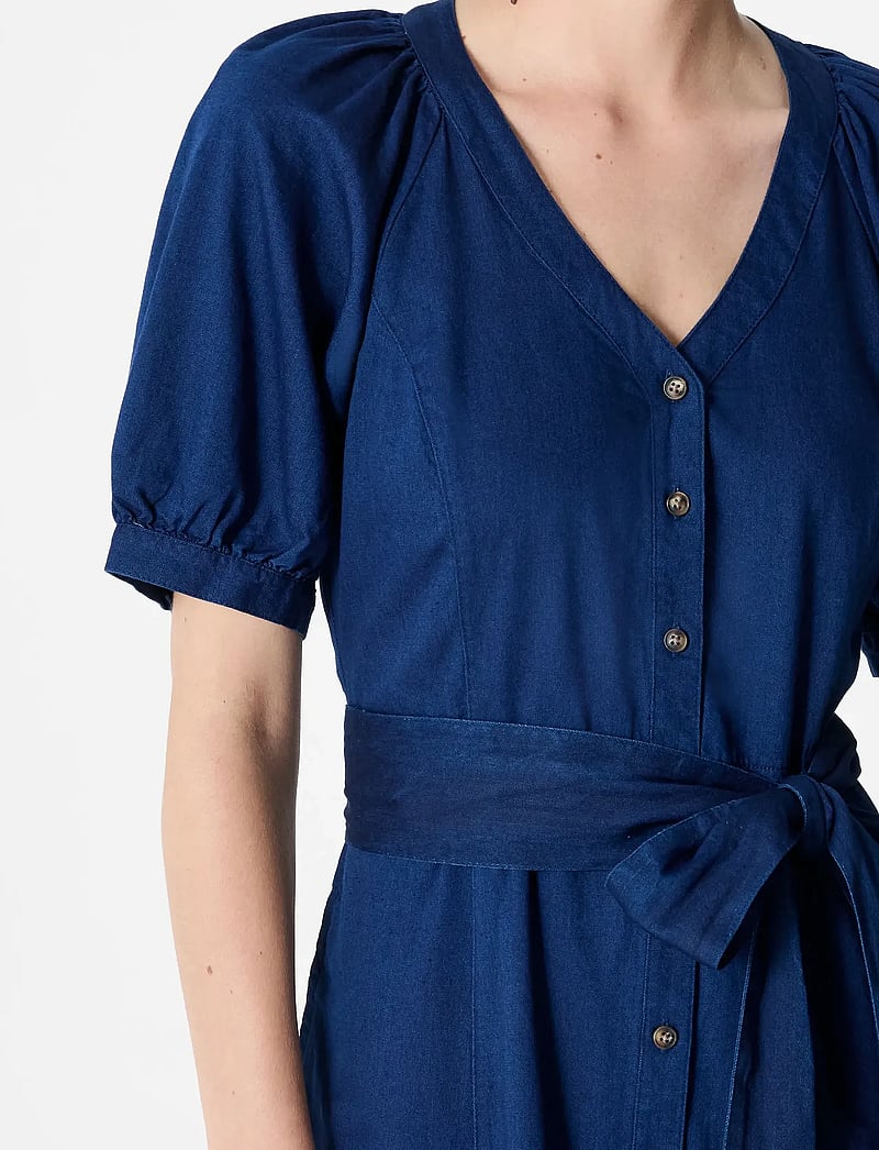 French Connection - ZAVES CHAMBRAY SS DRESS - shirt dresses - chambray blue - 3