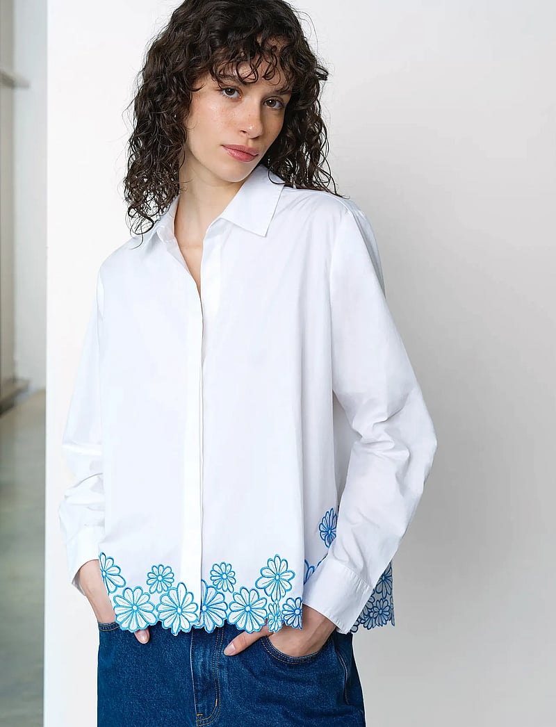 French Connection - CAMBRIA COTTON FLORAL HEM SHIR - chemises à manches longues - linen white/azure bl - 0