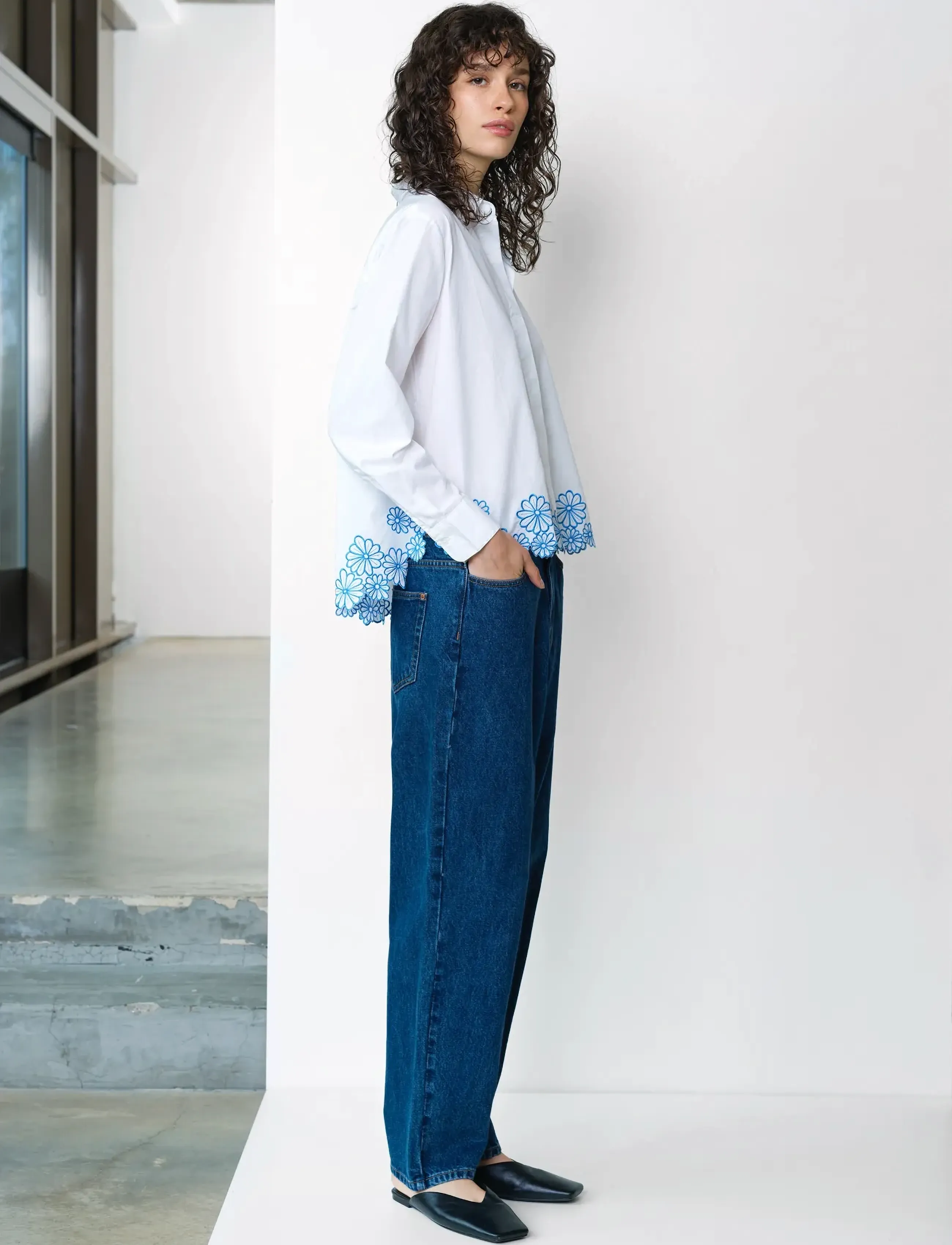 French Connection - CAMBRIA COTTON FLORAL HEM SHIR - langærmede skjorter - linen white/azure bl - 3
