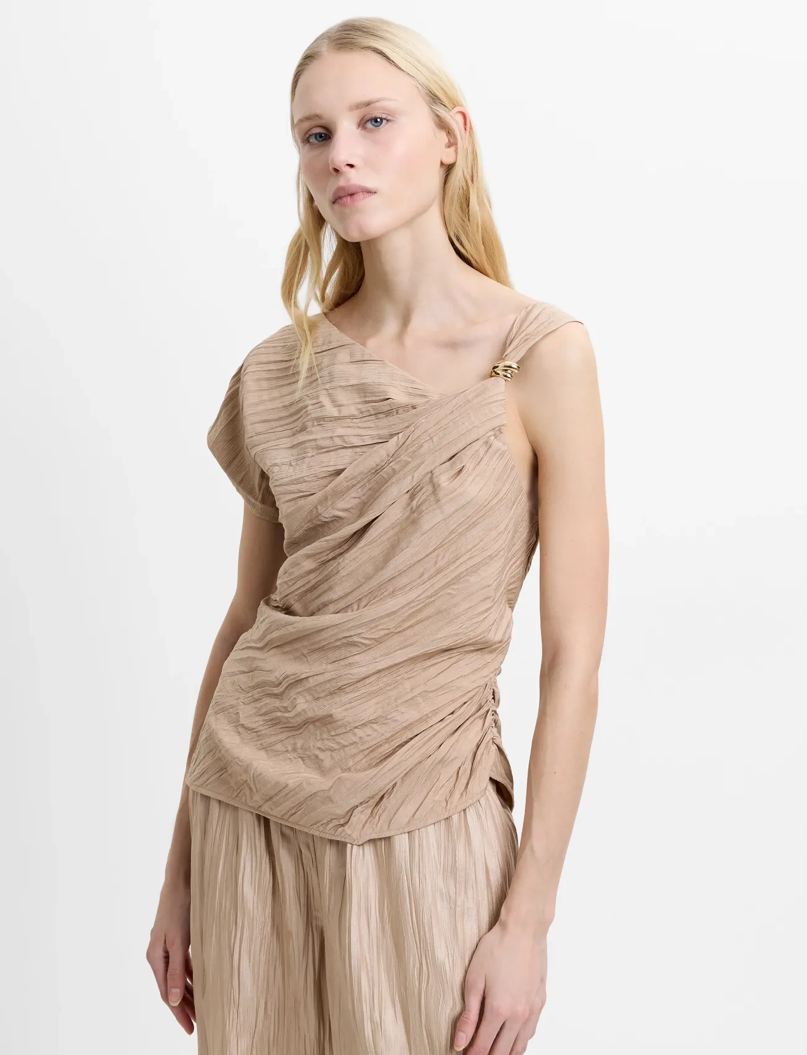 French Connection Novie Asymmetric Top, Kvinder, Asymmetrisk Kreppet Top, Cream, Str: XS