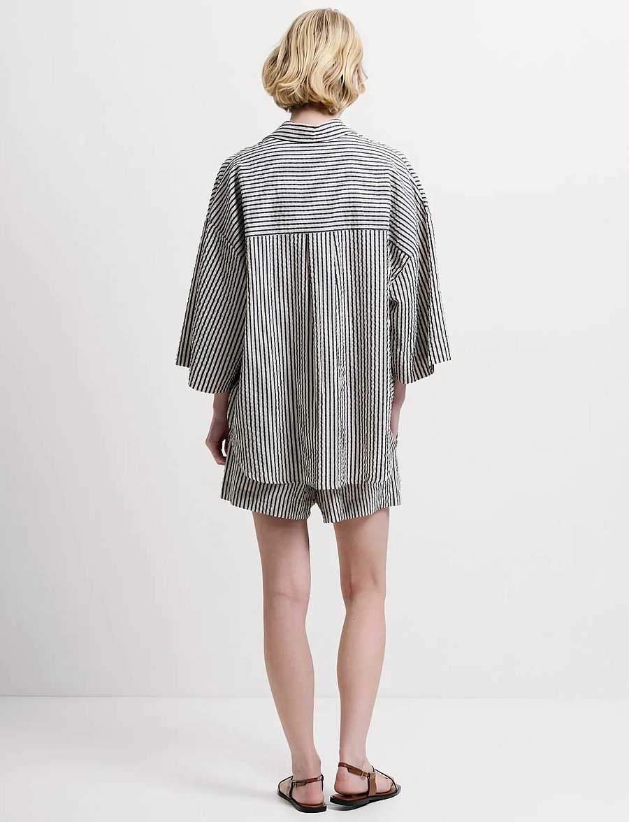 French Connection - LIA SEERSUCKER STRIPED SHIRT - kortærmede skjorter - monochrome stripes - 2