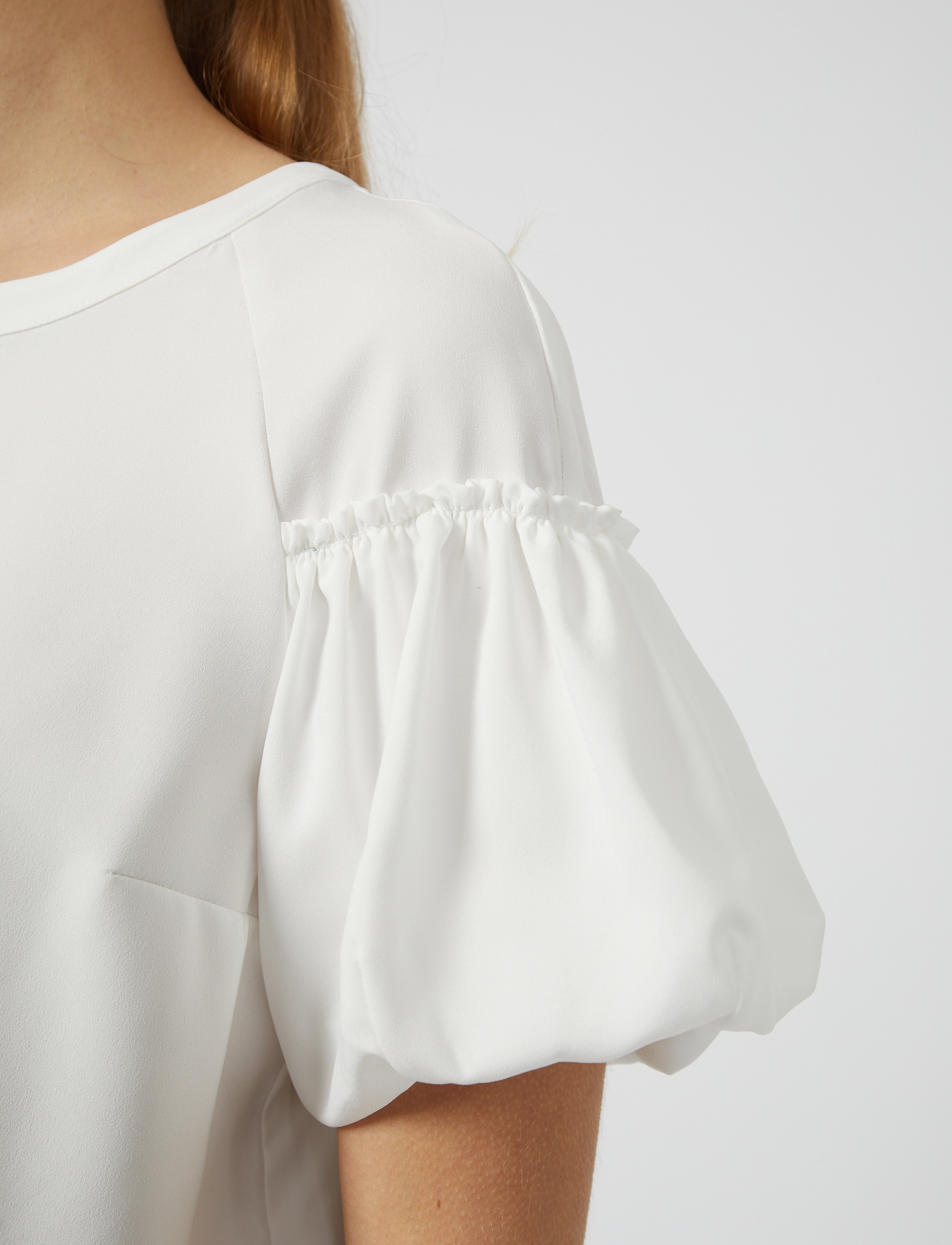 French Connection Crepe Light Puff Sleeve Top blusar dam – bild 2