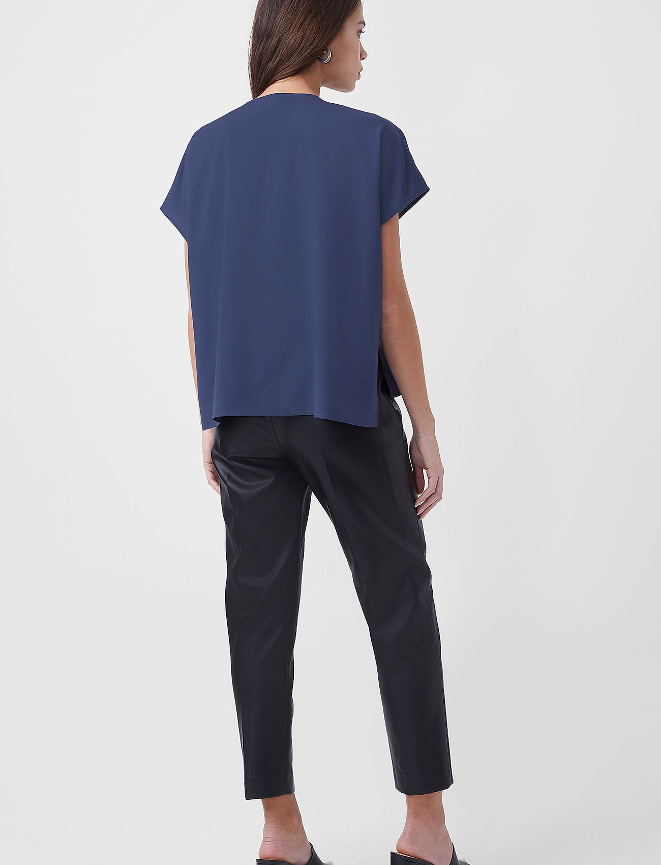 French Connection - CREPE LIGHT S/S V NK TOP - iron ink - 4