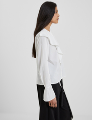 French Connection - CREPE LIGHT ASYMM FRILL SHIRT - long-sleeved blouses - winter white - 3