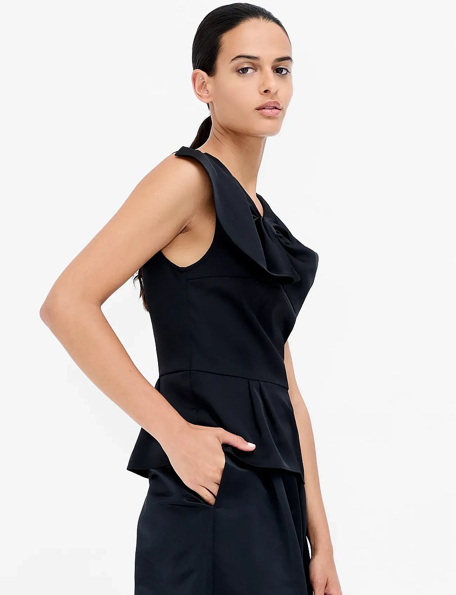 French Connection - FENIX SATIN BIG BOW PEPLUM TOP - sleeveless blouses - black - 3