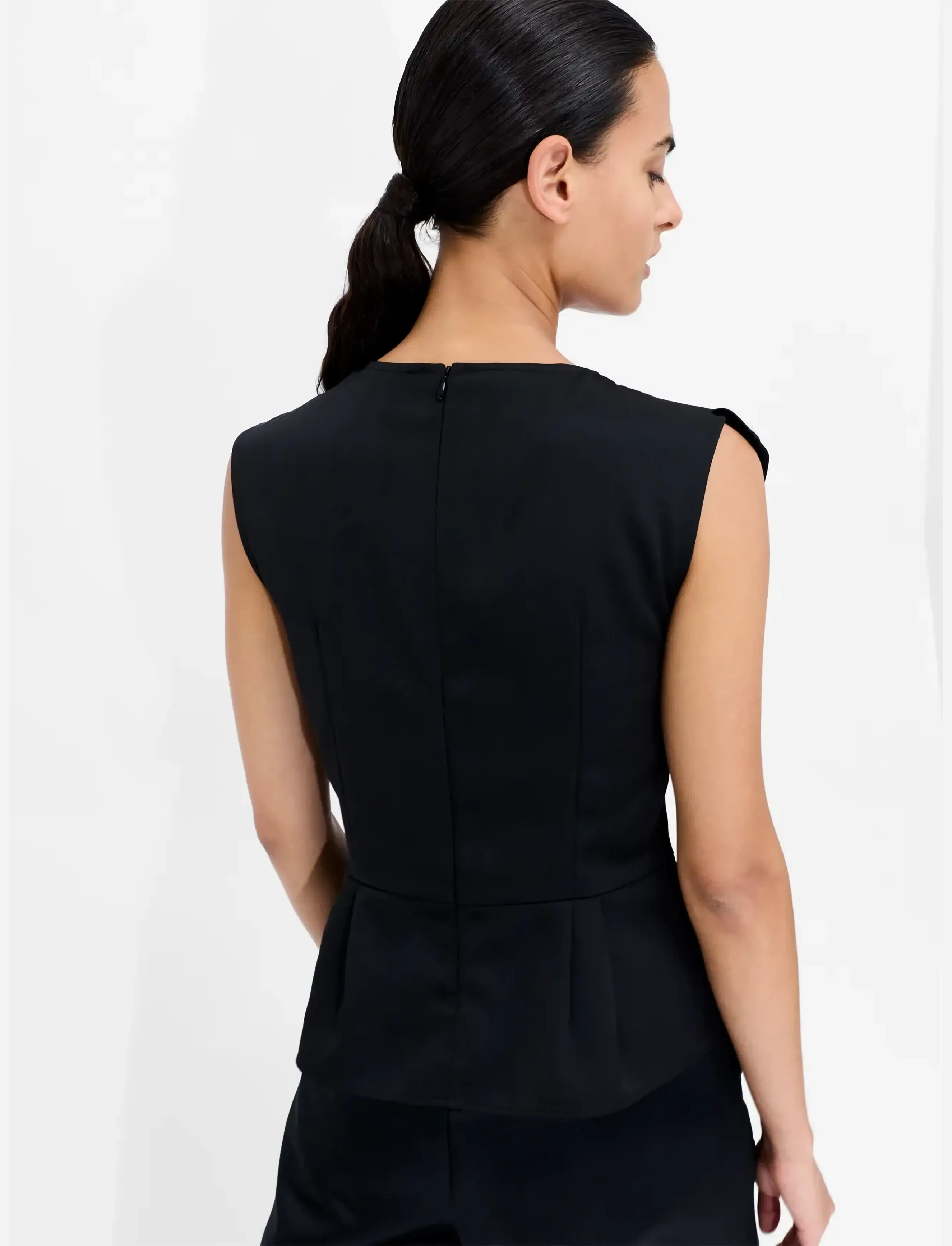 French Connection - FENIX SATIN BIG BOW PEPLUM TOP - sleeveless blouses - black - 4