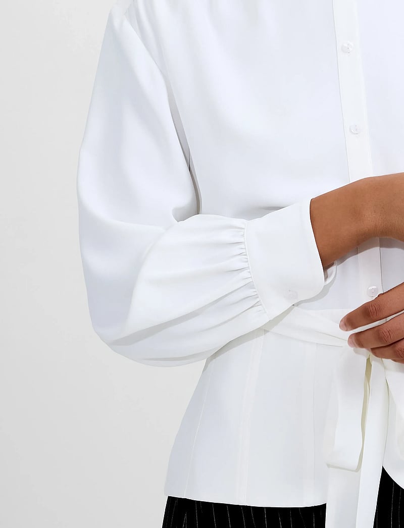 French Connection - AREZZO LS WAIST TIE SHIRT - pitkähihaiset kauluspaidat - winter white - 2