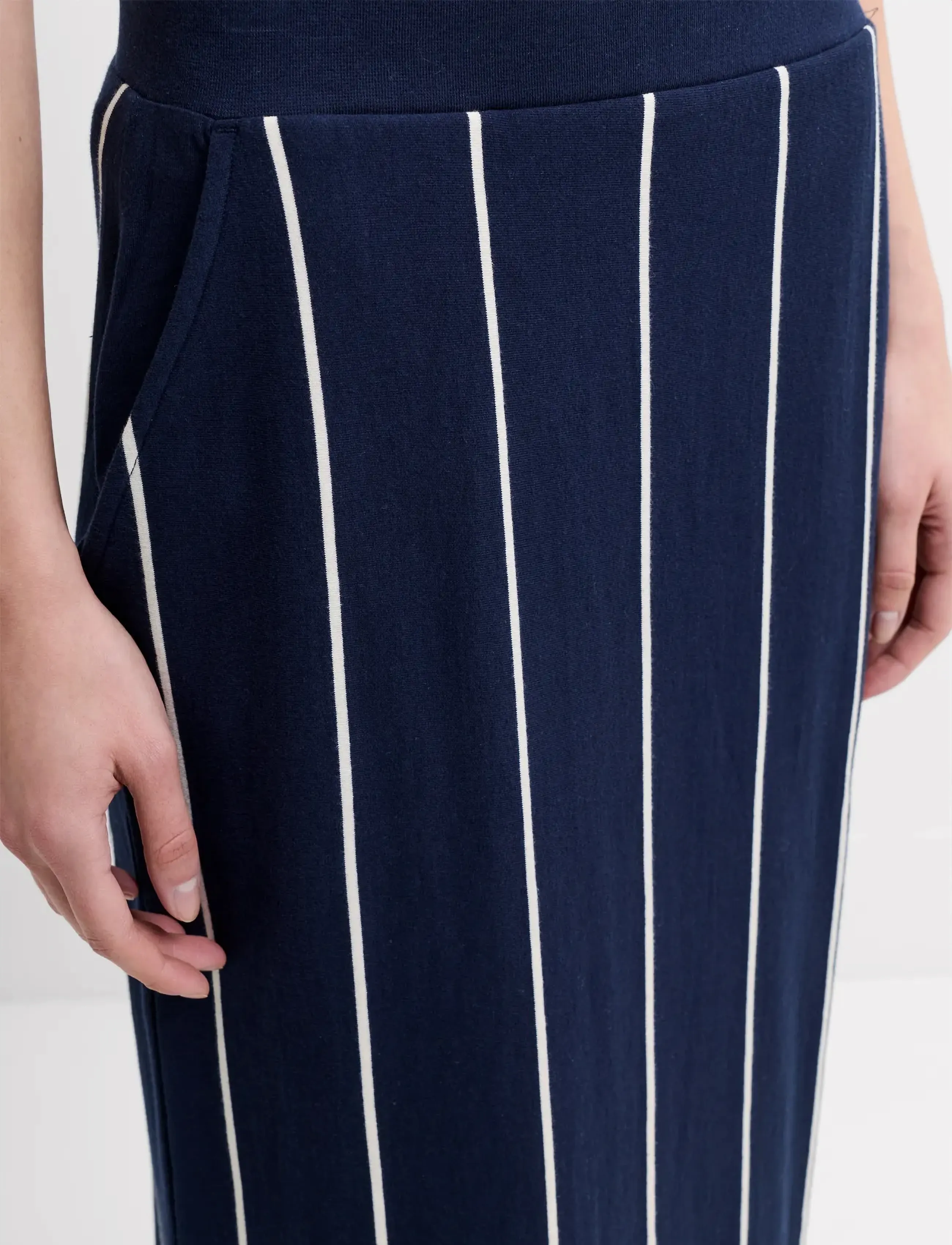 French Connection - SUNDAY SWEAT STRIPED MIDI SKIR - midi-röcke - navy/porcelain strip - 5