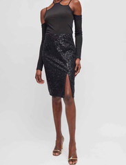 French Connection - ALINDAVA SEQUIN SKIRT - midi skirts - black - 2