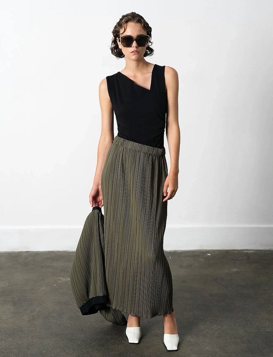 French Connection - NIRI PLISSE COLUMNED MIDI SKIR - maksiseelikud - khaki green - 0