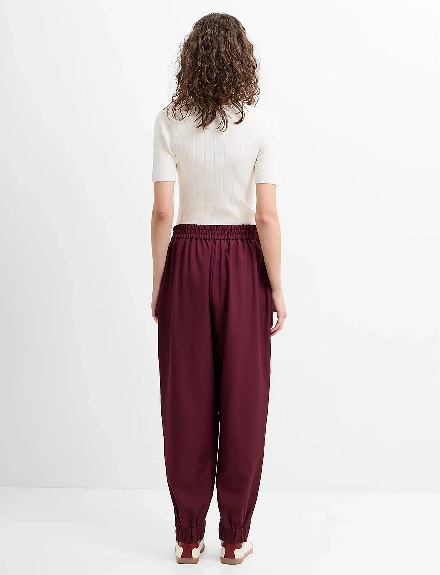 French Connection - TWYLA SUITING BARREL LEG TROUS - hosen mit geradem bein - berry red - 2