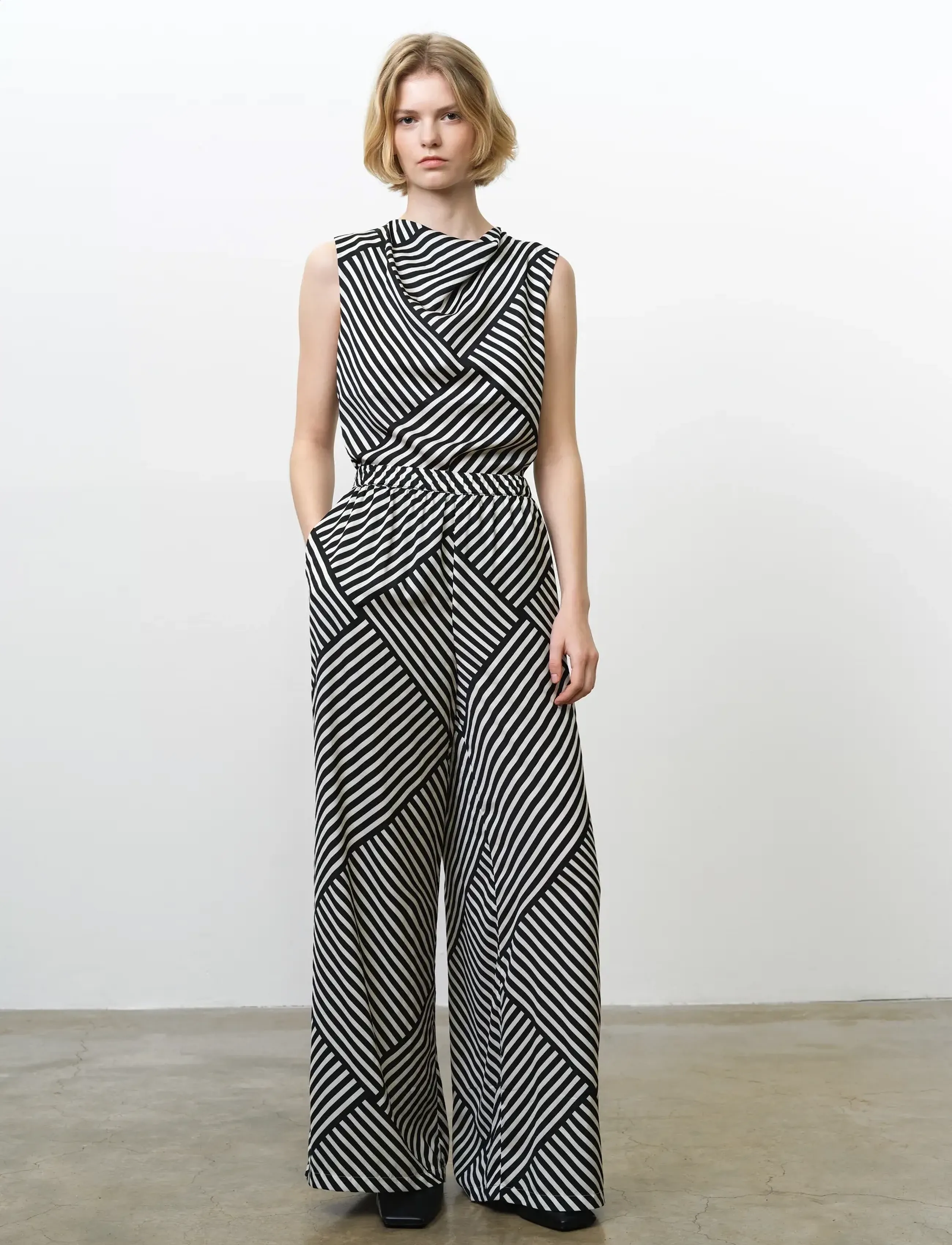 French Connection STRIPED DAMASCO WIDE TROUSER - Vêtements - PORCELAIN CREAM/BLAC / black