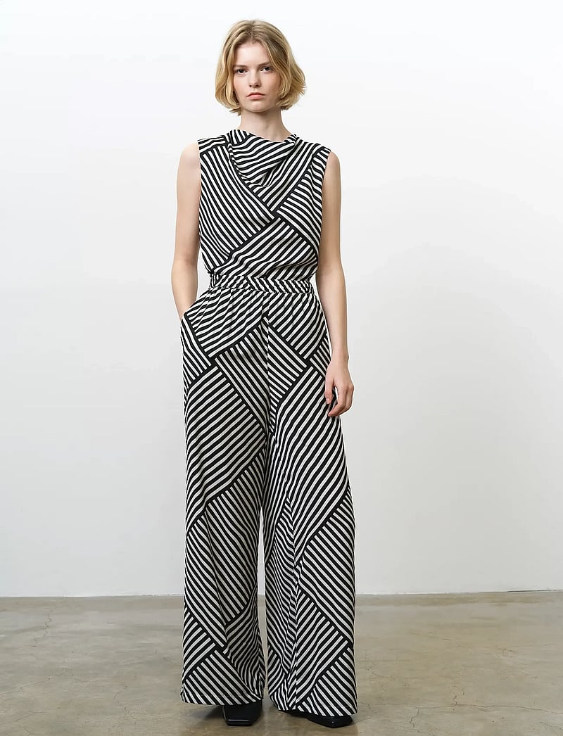 French Connection - STRIPED DAMASCO WIDE TROUSER - hosen mit weitem bein - porcelain cream/blac - 0