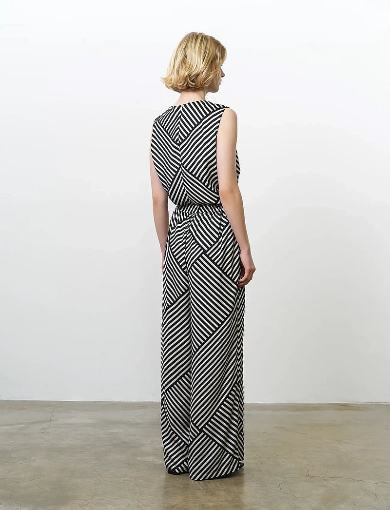 French Connection - STRIPED DAMASCO WIDE TROUSER - hosen mit weitem bein - porcelain cream/blac - 3
