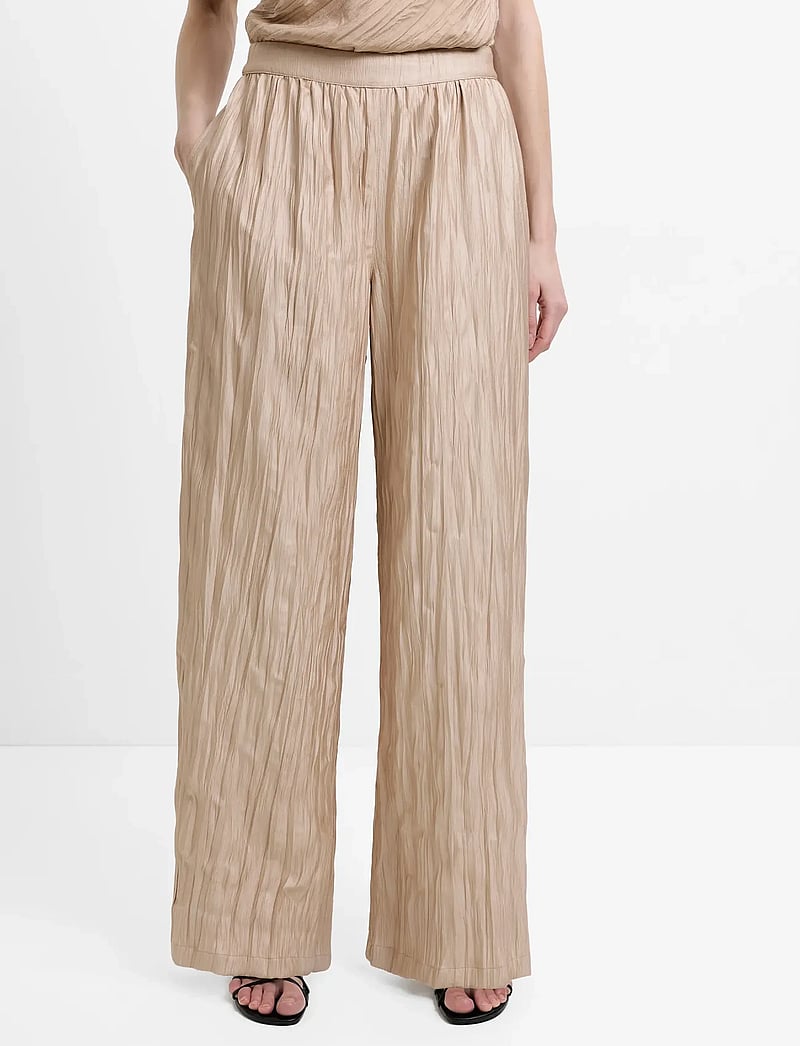 French Connection - NOVIE CRINKLE TROUSER - laia säärega püksid - warm neutral - 3