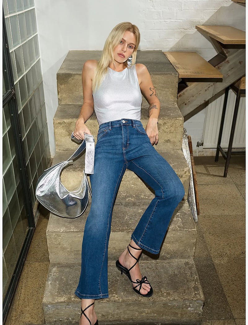 French Connection - TOMS DENIM FLARED JEAN - utsvängda jeans - mid wash - 0