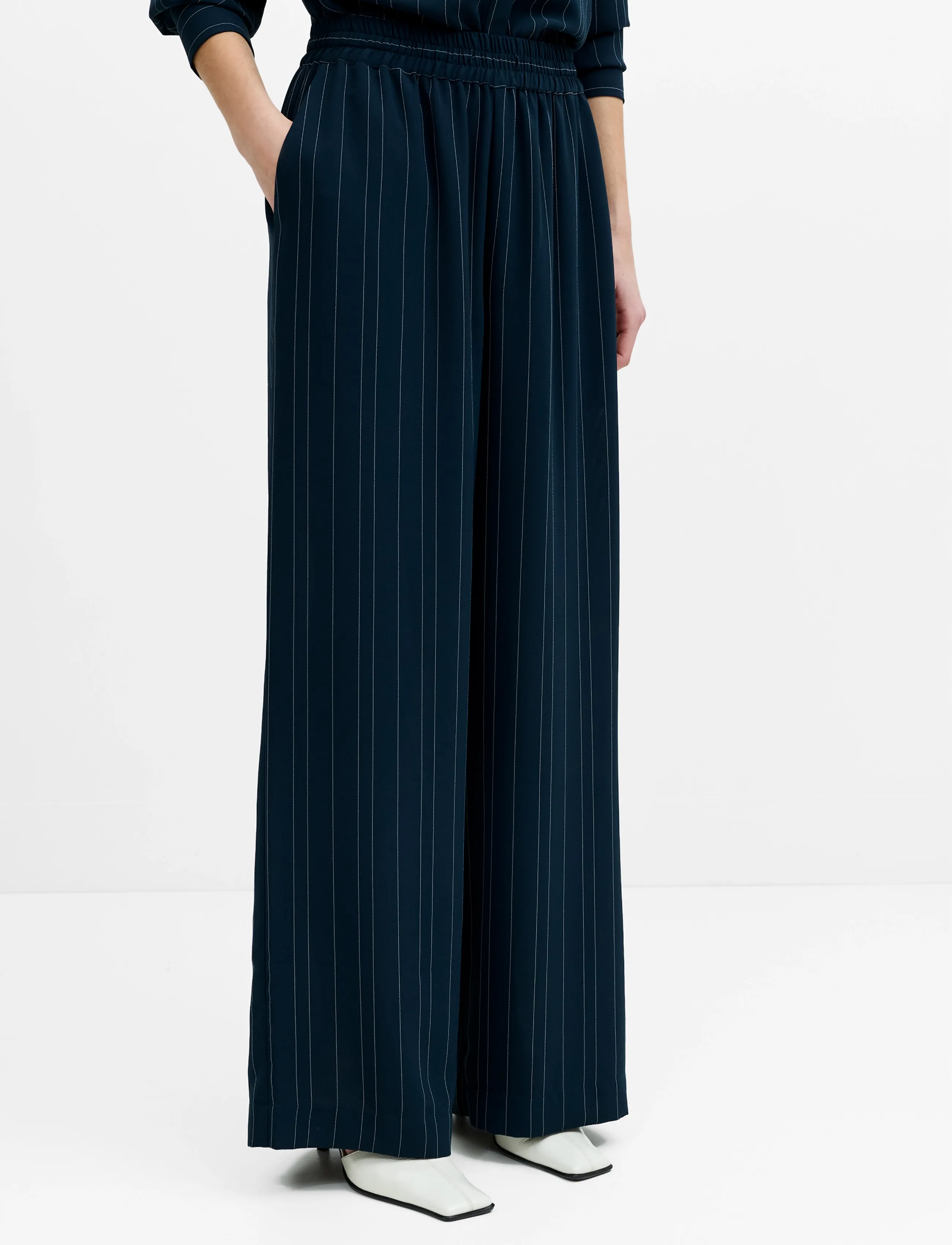 French Connection - ERMA PINSTRIPE WIDE LEG TROUSER - hosen mit weitem bein - new nvy/ethe blue - 2