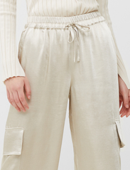 French Connection - CHLOETTA CARGO TROUSER - cargo püksid - silver lining - 4