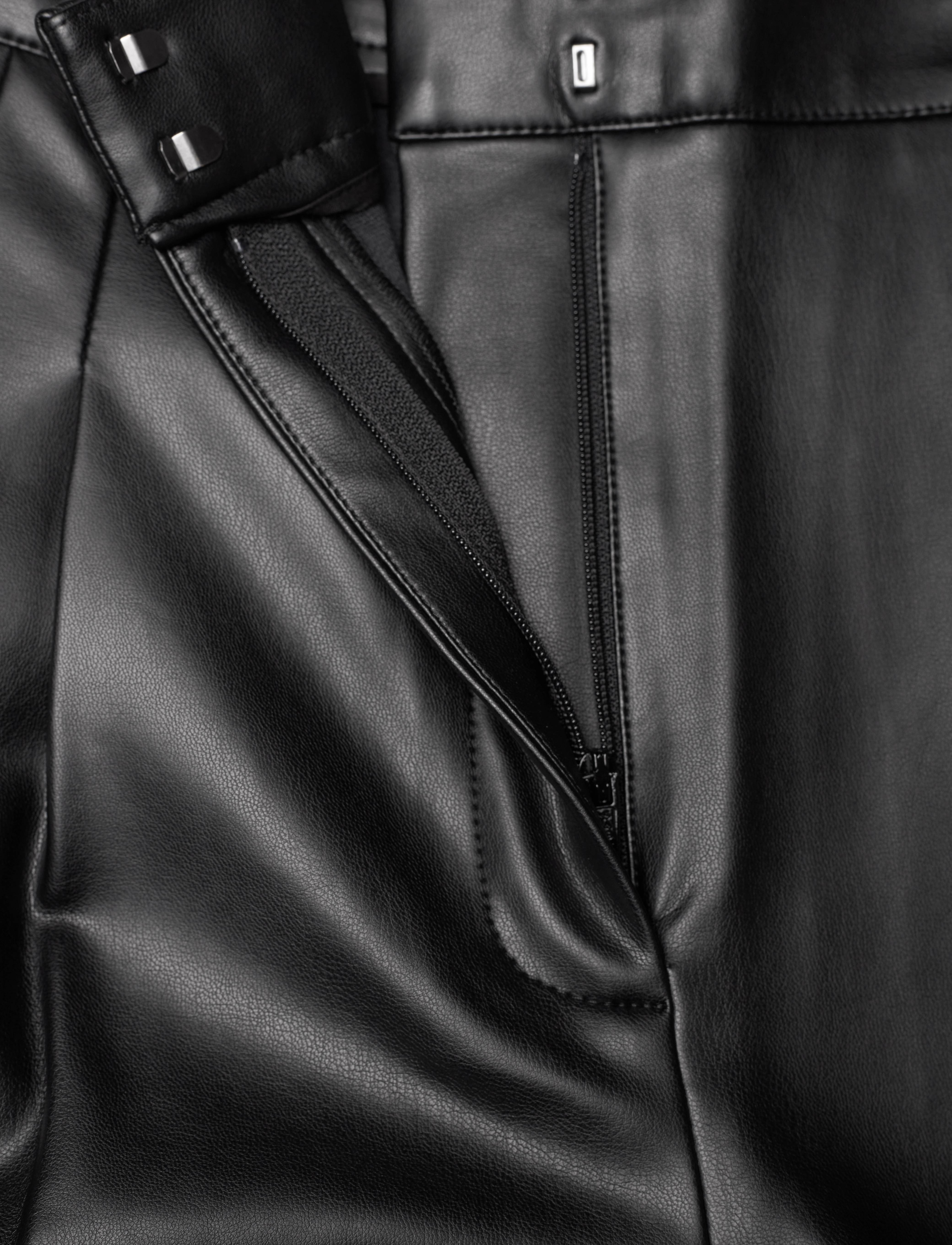 French Connection - CROLENDA PU WIDE LEG TROUSERS - leather trousers - blackout - 3
