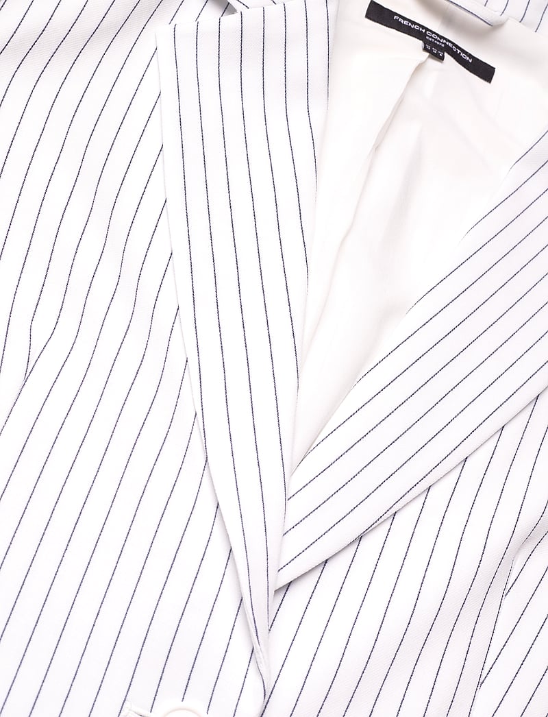 French Connection - WHISPER PINSTRIPE BLAZER - Ühes joones nööpidega bleiserid - summer white/marine - 4