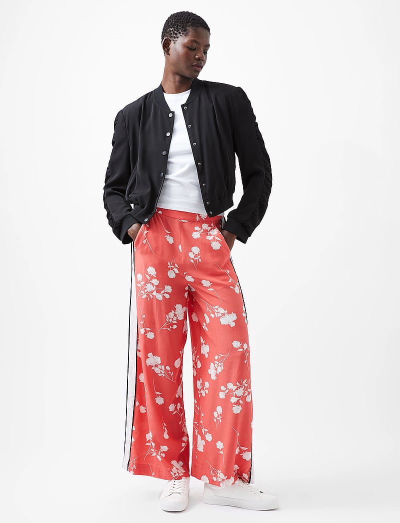 French Connection Harrie Suiting Bomber Jacket 125 Achetez des Vestes bomber French Connection en ligne sur Boozt . Livraison rapide et retours faciles