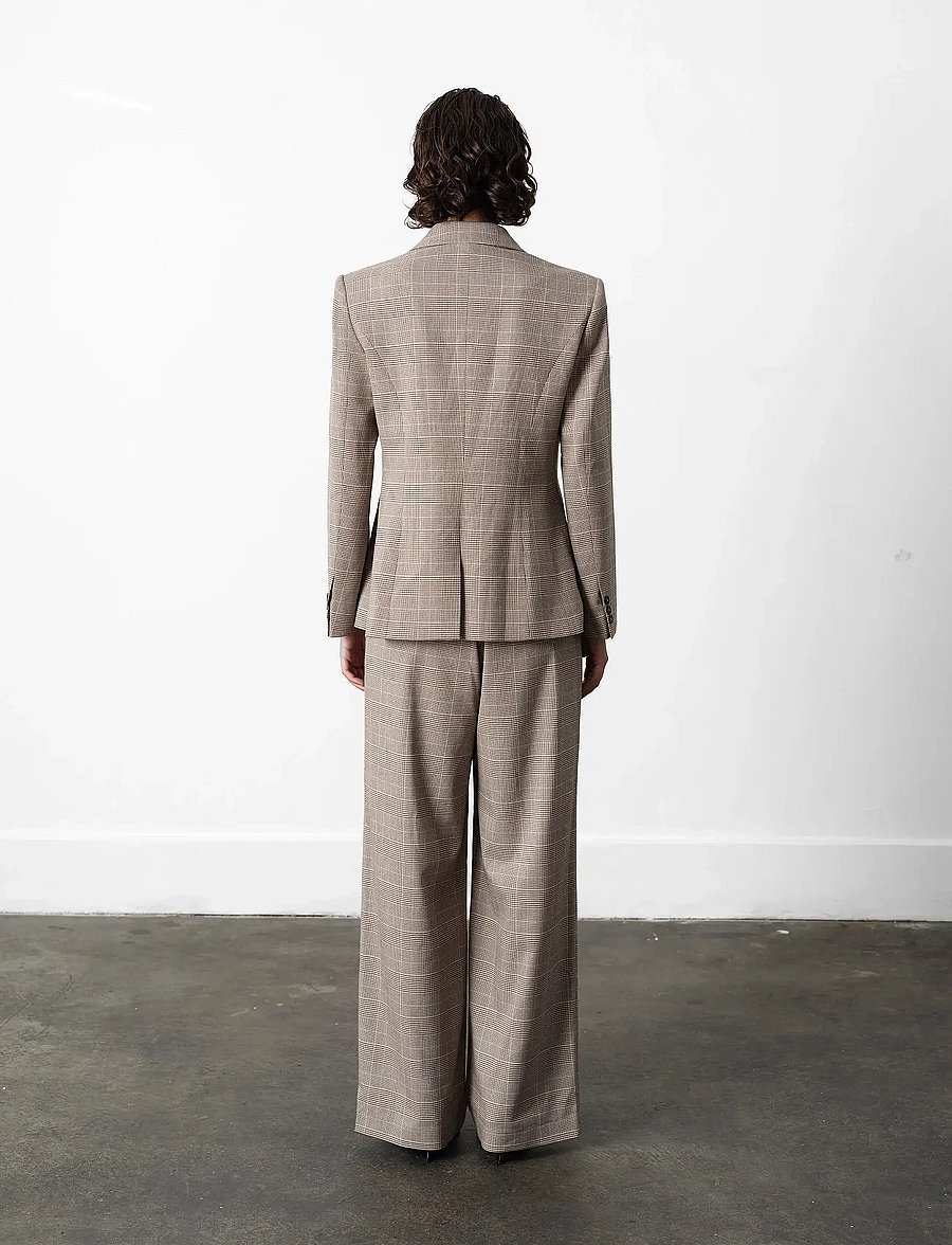 French Connection - CHESTER CHECK CINCHED BLAZER - dvieiliai švarkai - brown multi - 4