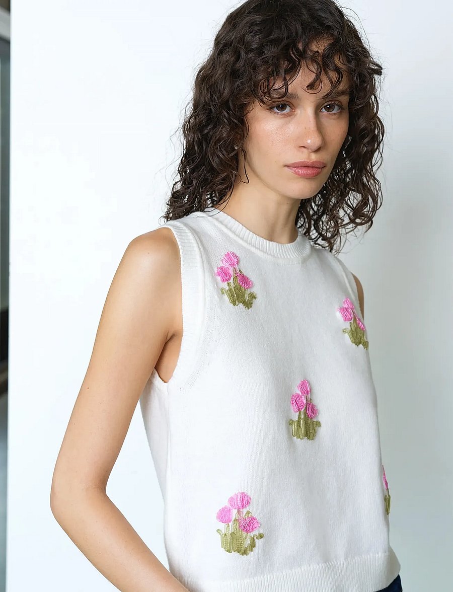 French Connection - JUNIE FLORAL APPLIQUE VEST - strikkevester - porcelain crm/french - 3
