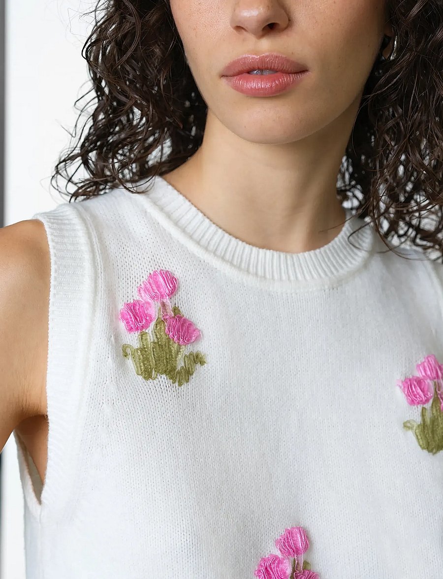 French Connection - JUNIE FLORAL APPLIQUE VEST - strikkevester - porcelain crm/french - 5