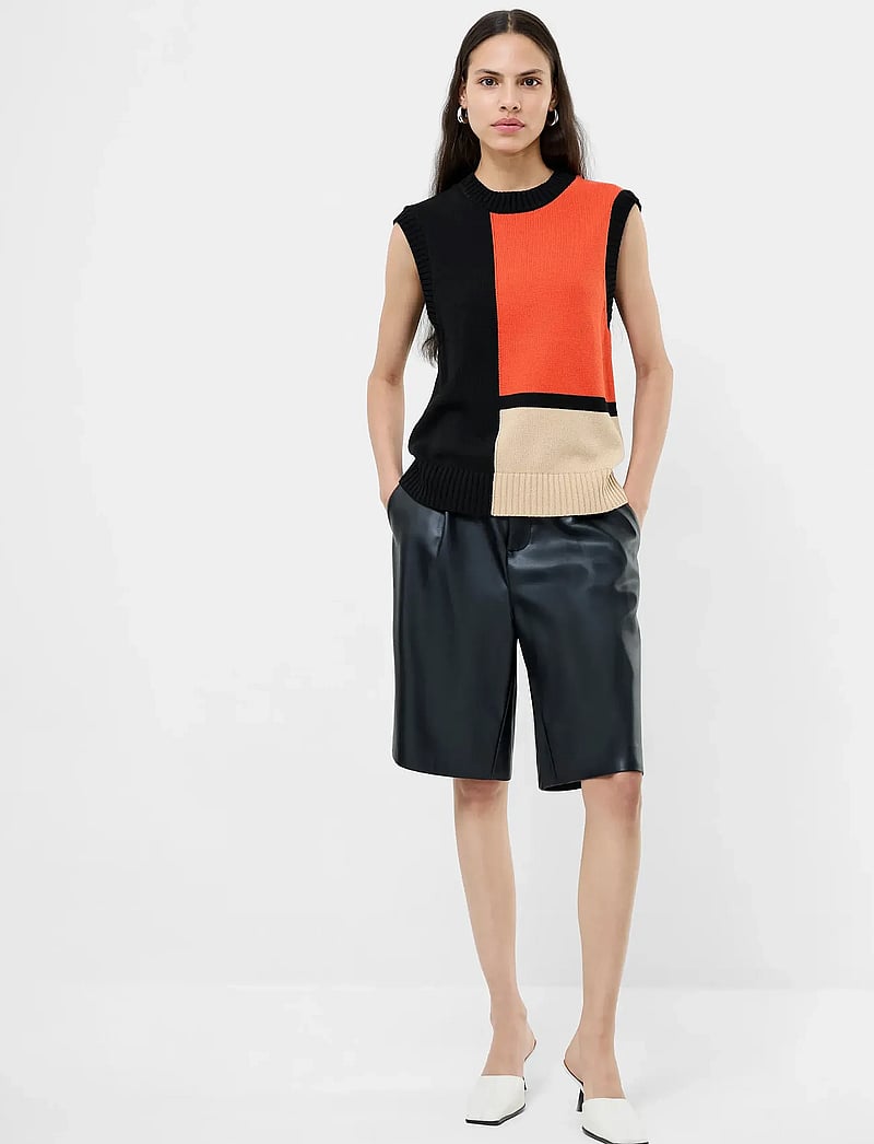 French Connection - VARLI COLOUR BLOCKING KNIT VES - kootud vestid - black flame camel - 0