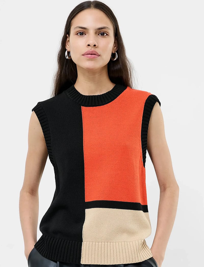 French Connection - VARLI COLOUR BLOCKING KNIT VES - kootud vestid - black flame camel - 4