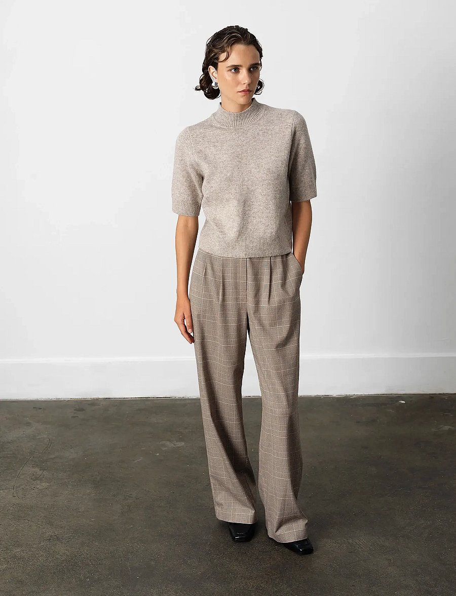 French Connection - KEZIA S/S MOCK NK TOP - stickade tröjor - almond neutral - 0