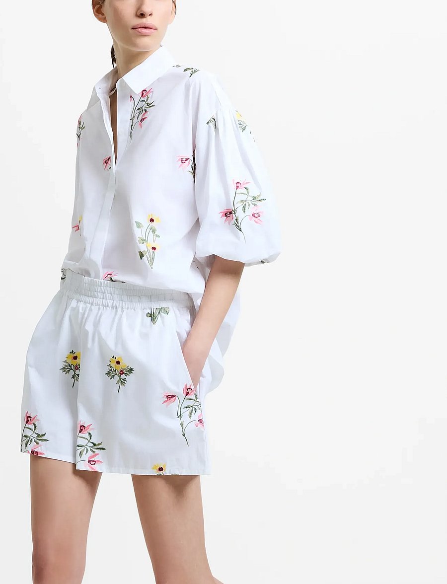 French Connection - ALISSA COTTON SHORTS - vabaaja lühikesed püksid - linen white - 2