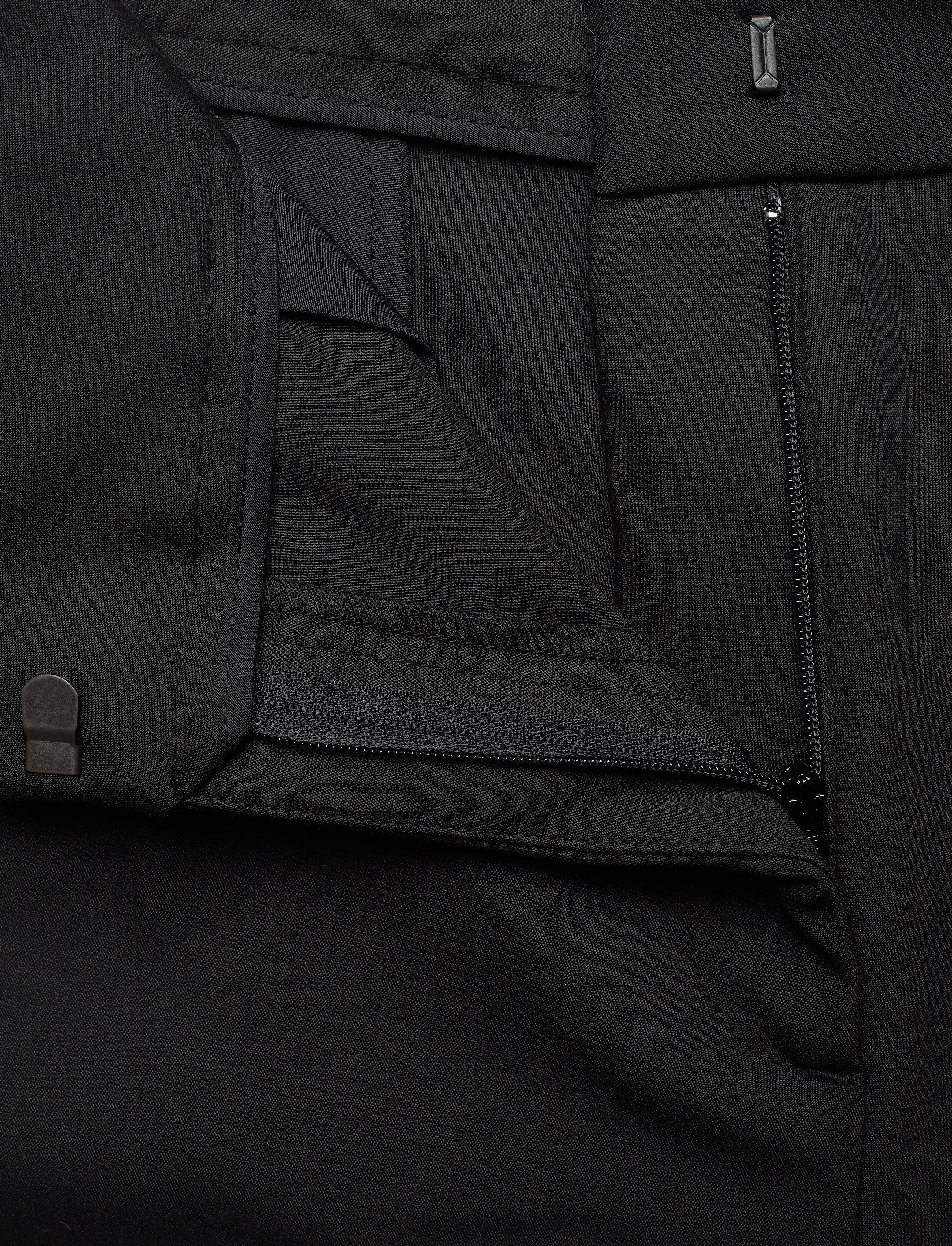 French Connection - GLASS STRETCH SHORTS. - black - 3