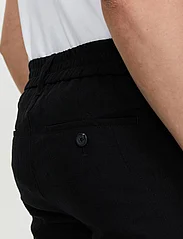 FRENN - Teppo Linen Shorts - nordic style - black - 7