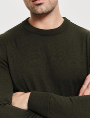 FRENN - Daniel Merino Wool Pullover - knitted round necks - green - 7