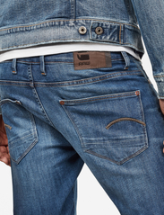 G-Star RAW - Revend Skinny - džinsa bikses ar šaurām starām - medium indigo aged - 4