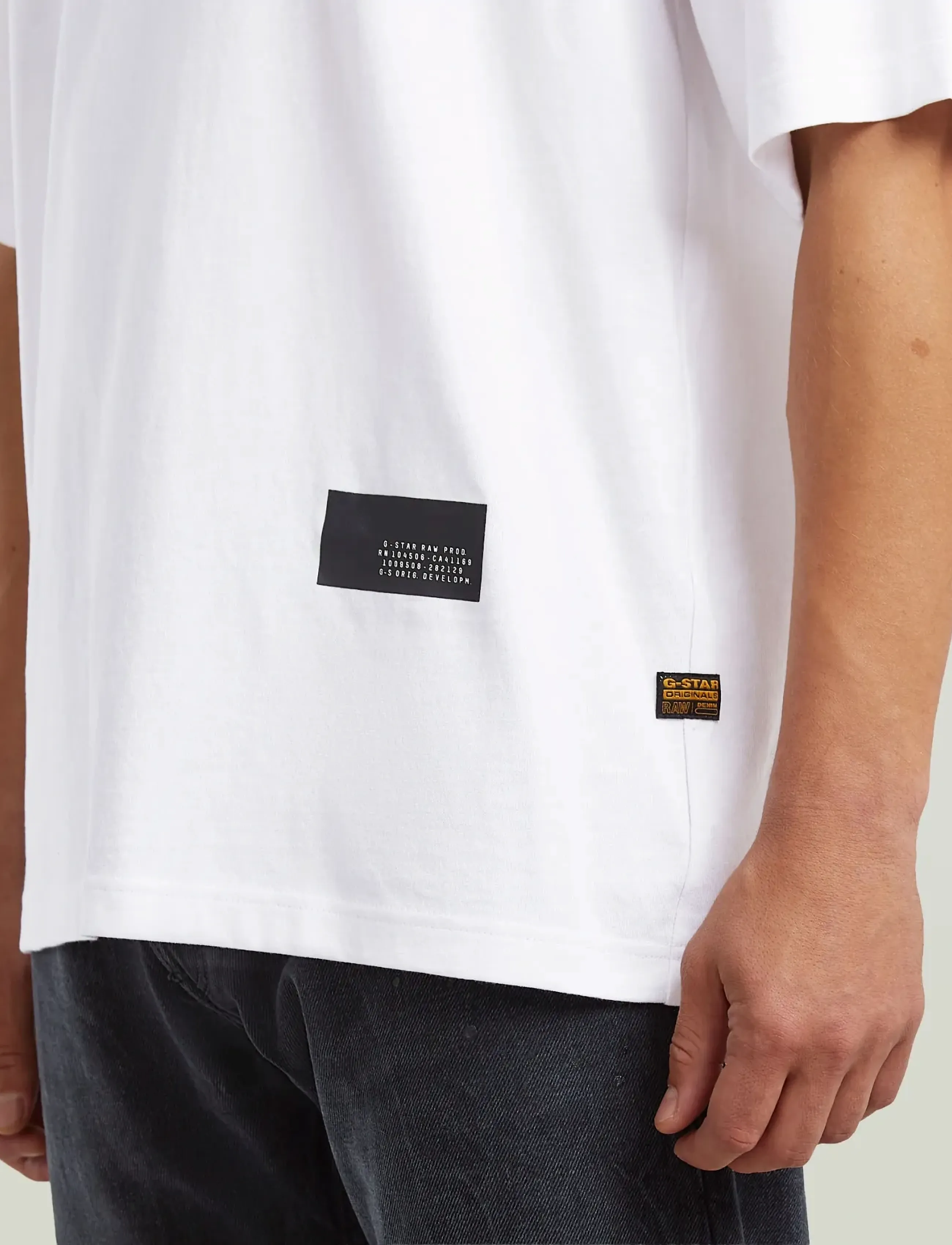 G-Star - Badge boxy r t - kortärmade t-shirts - white - 4