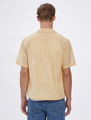 Gabba - Olivier Resort Coconut SS Shirt - kortermede t-skjorter - banana crepe - 3