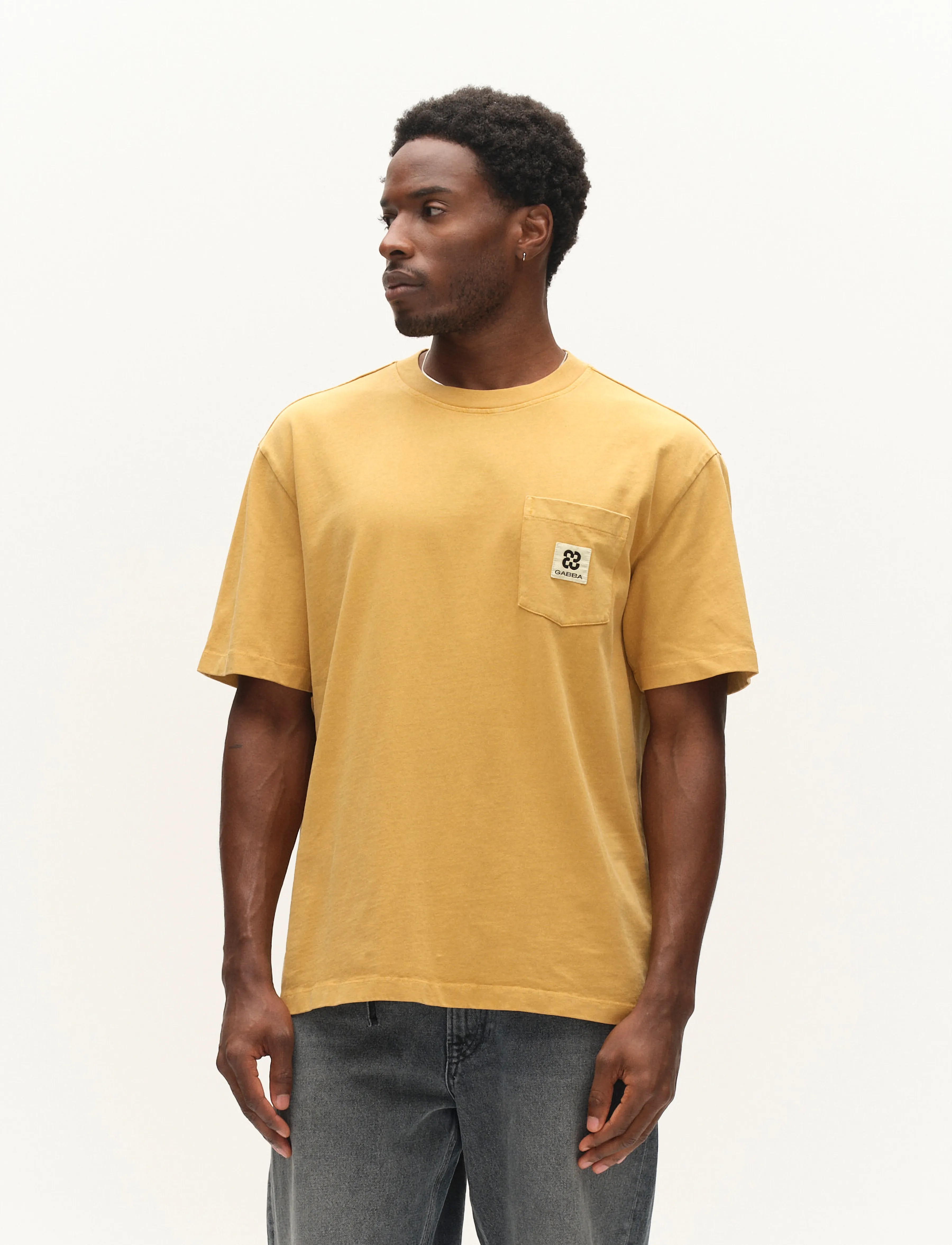 Gabba - GABnigel Wix Pkt Boxy Hour SS T-Shirt - kortærmede t-shirts - mustard yellow - 4
