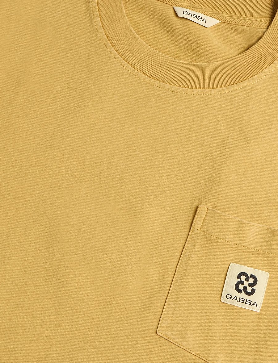 Gabba - GABnigel Wix Pkt Boxy Hour SS T-Shirt - kortærmede t-shirts - mustard yellow - 5