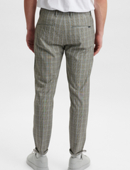 Gabba - Pisa Len Check Pant - Ülikonnapüksid - lt. brown - 3