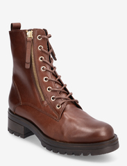 Laced ankle boot - BROWN