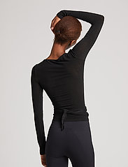 Gai+Lisva - Anne L/S Wool Wrap Top - long-sleeved tops - black - 5