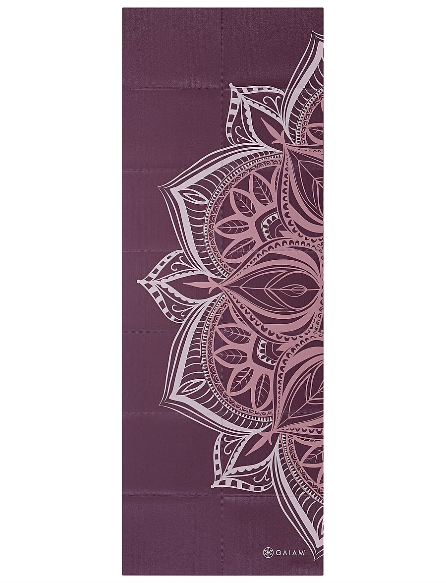 Gaiam - CRANBERRY FOLDABLE YOGA MAT 2MM - trainingsmatten & zubehör - cranberry - 3