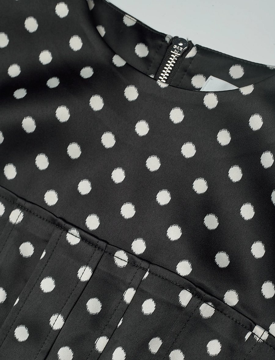 Ganni - Polka-Dot Satin Corset Top - lühikesed topid - black - 2