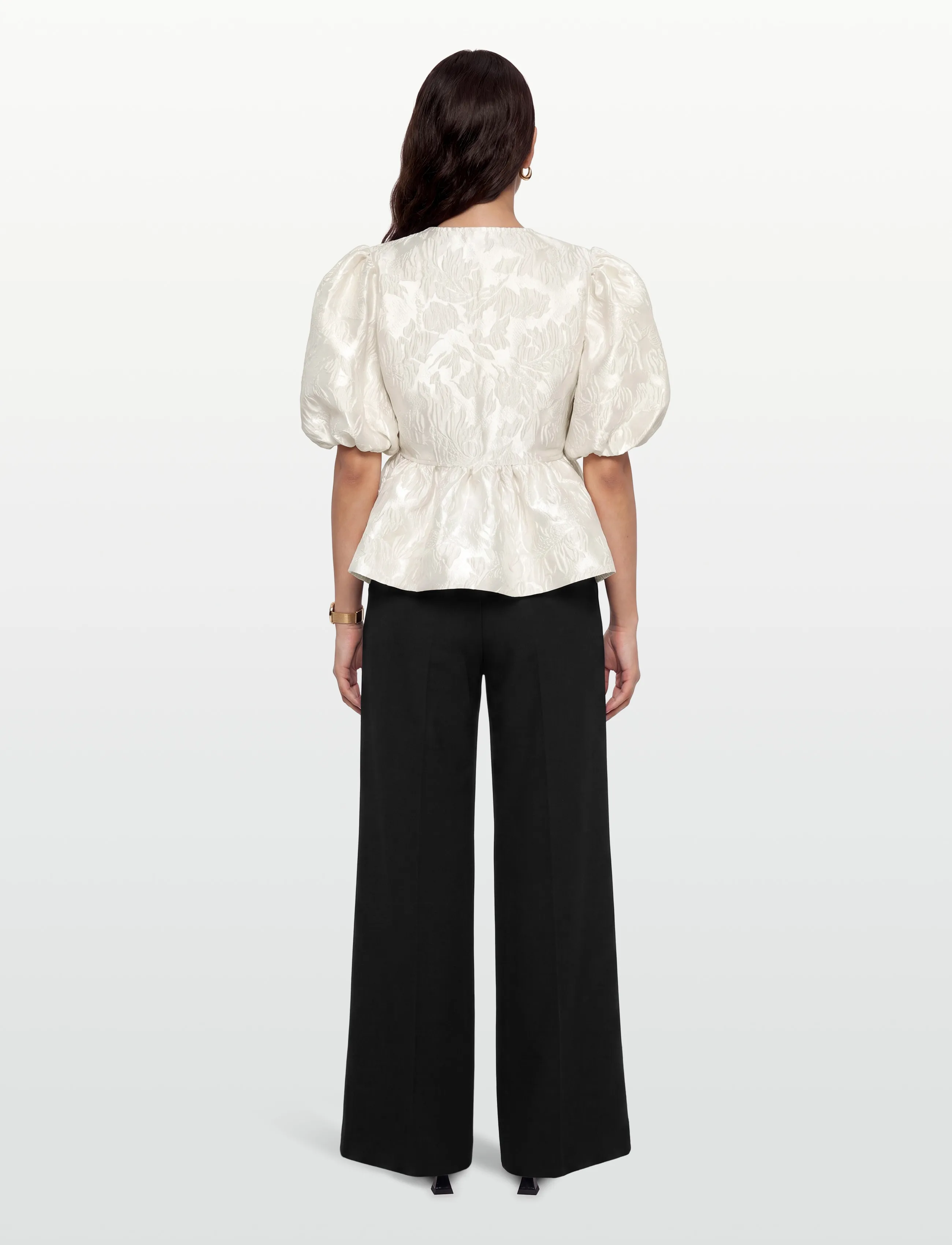 Ganni - Satin Peplum Tie Blouse - kurzärmelige blusen - white - 4