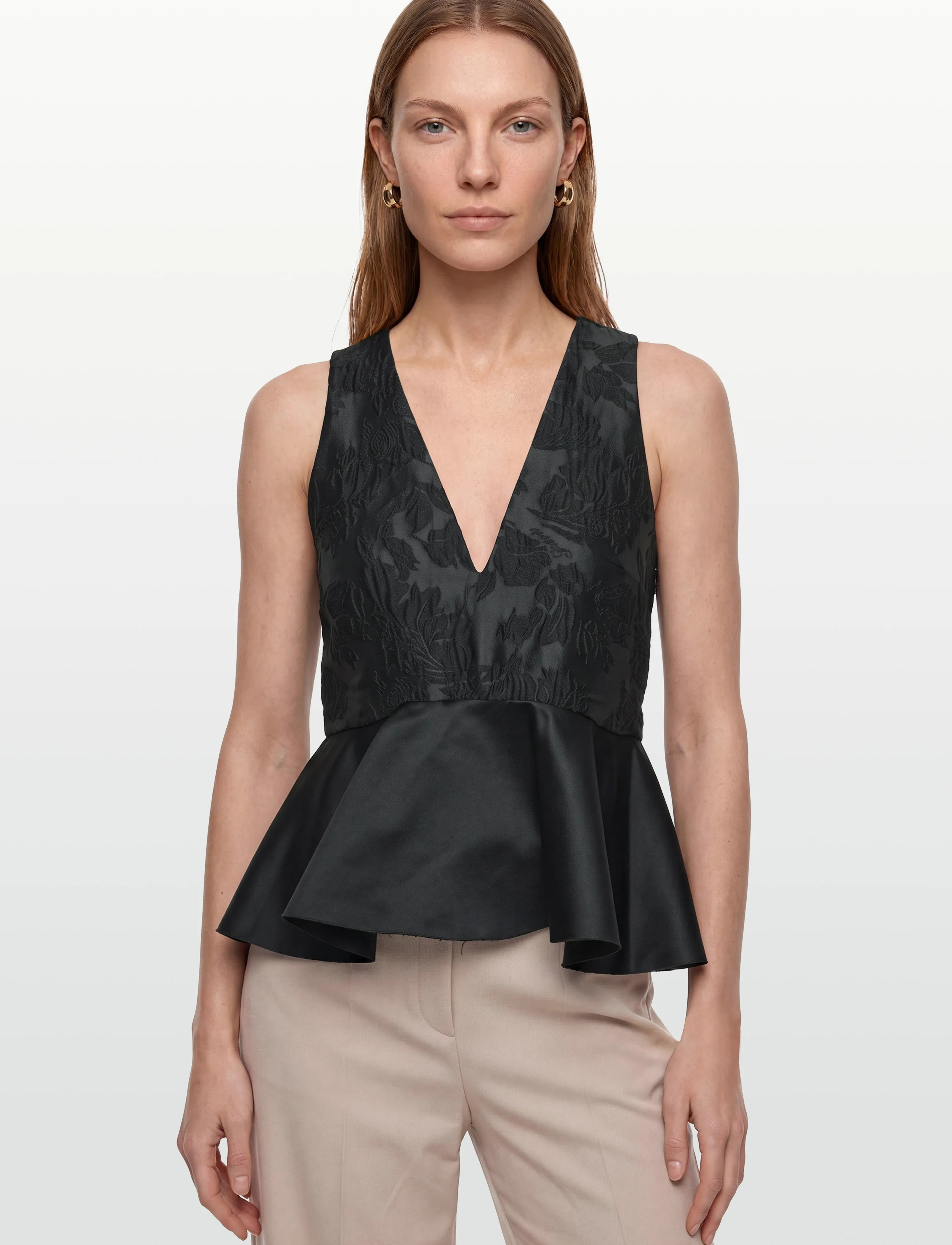 Ganni - Satin Cloque Peplum Top - varrukateta pluusid - black - 3